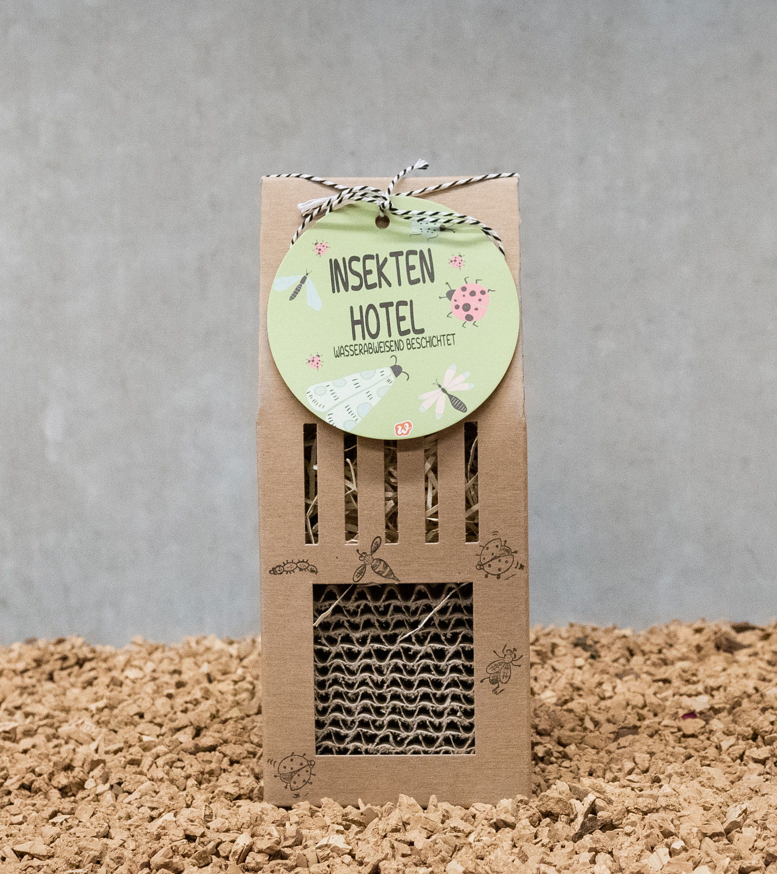 Insekten Hotel aus Pappe
